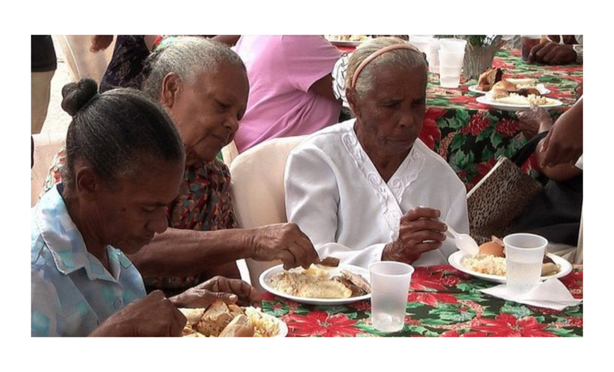 Comer en exceso en Navidad perjudica la salud de los mayores